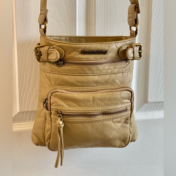 Montana West medium size crossbody bag in great ivory color excellent condition - Picture 1 of 9